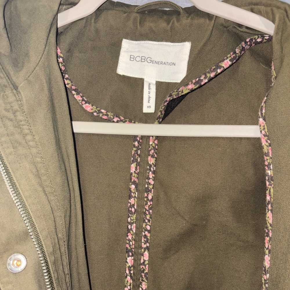 BCBGenration Hooded Utility Packable Lightweight Army Green Jacket Size XS - Picture 4 of 13